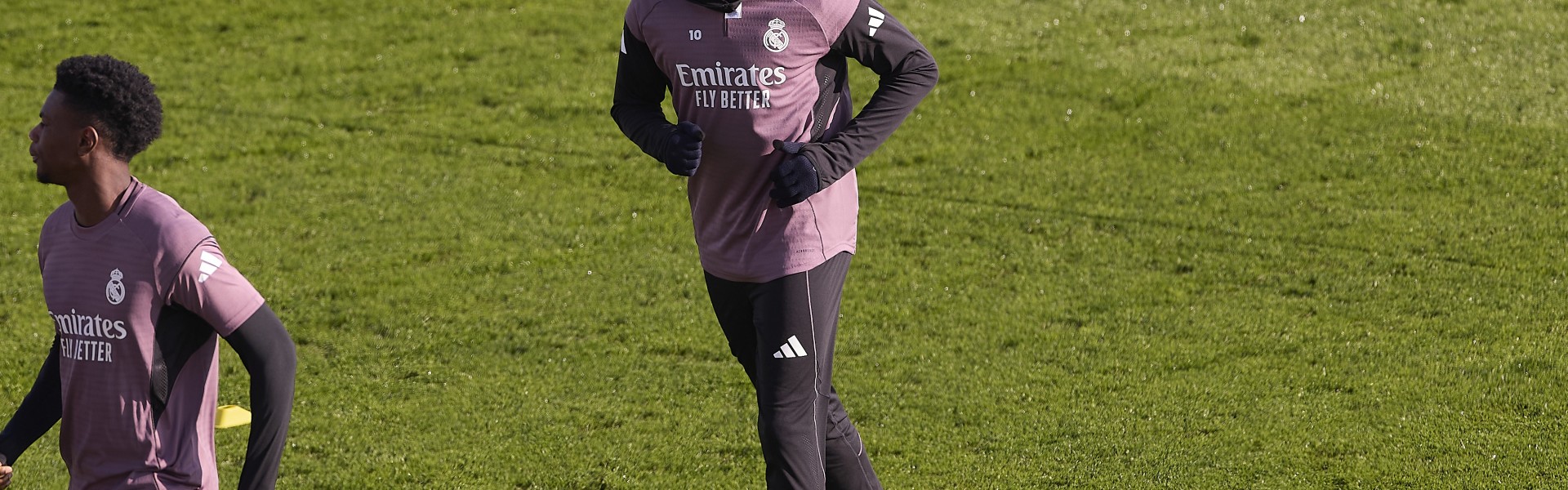 华体会体育-队报：姆巴佩膝伤无需手术但需耐心休养，复出时期尚不确定