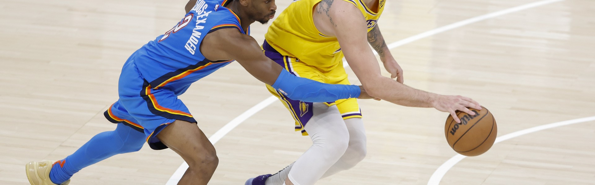 🔥MVP榜：SGA继续领跑 东约前3 CC进前5 米切尔第7 小卡获提名