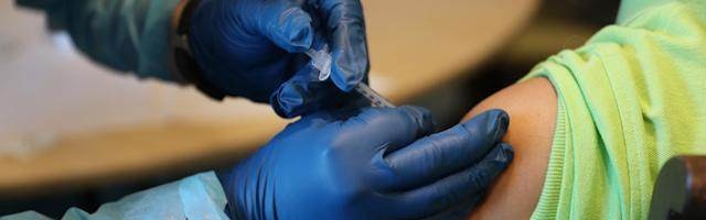 华体会入口-美国疫情形势依旧没有好转 疫苗成新赛季通行证